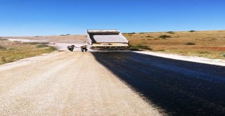 Kırsal Mahallelerde Soğuk Asfalt Çalışmaları Tüm Hızıyla Devam Ediyor