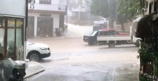 Elmalıda Yol Dere Yatağına Döndü