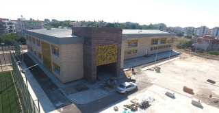 Serikte Gençlik Merkezi Gün Sayıyor