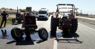 Otomobille Çarpışan Traktör İkiye Bölündü
