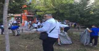 Öğrencilerden Çevre Temizliği