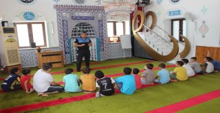 Polis Öğrencileri Bilgilendirdi