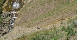 Karsta Şelaleden Düşen Genç Yaralandı