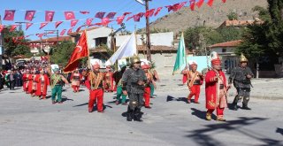 Dünyanın Merkezinda Kurtuluş Sevinci