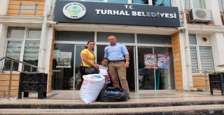 Minik Eliften Örnek Davranış