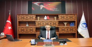 Rektör Şengörürden, Kırklareli Üniversitesine Yerleşen Öğrencilere Mesaj