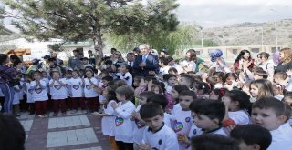 Kütahya Belediyesinin Sokak Hayvanları Bakımevi Ve Rehabilitasyon Merkezini Gezdiler