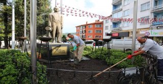 Refüjlerde Bitki Dikimi Yapılıyor