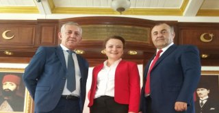 Seyahate Çıkanlara Aşı Yapılıyor