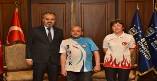 Başkan Aktaştan Bursalı Sporcuya Moral