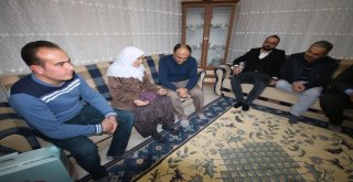 Başkan Özaltun, Düğün Evinde Mutluluğu, Cenaze Evinde Hüznü Paylaşıyor