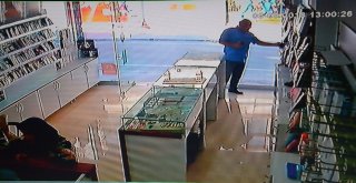 Powerbank Hırsızlığı Güvenlik Kamerasında