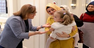 Şahin, Küçük Efline Sahip Çıktı