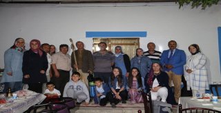 Baba Ocağını Restore Etti, Aşıklarla Program Yaptı