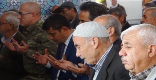 Depremde Hayatını Kaybedenler İçin Mevlit Okutuldu