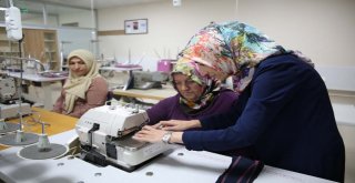 Kadınlar İş Hayatına Kazandırılıyor