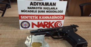 Narkotik Ekipleri Silah Ve Uyuşturucu Ele Geçirdi