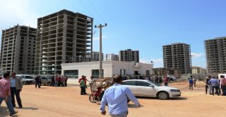 Parasını Peşin Verdikleri Evlerin Tapusunu Alamadılar