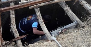 Başkalede Lağım Çukuruna Düşen Oğlak Kurtarıldı