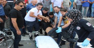 Motosikletteki Gence Otomobilden Ateş Açıldı