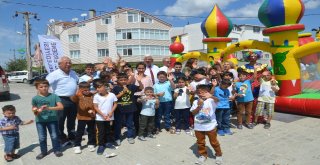 Başkan Yüksel, Masal Parkta Çocuklara Dondurma İkram Etti