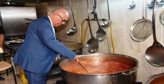 Dost Eli Aşevinden İhtiyaç Sahiplerinin Sofrasına