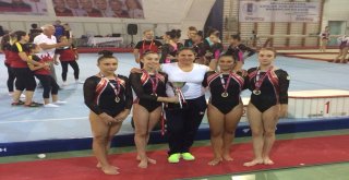 Karşıyakanın Başarılı Sporcularına Ödül