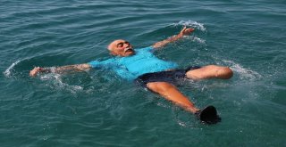 Engelli Bireyler Denizin Tadını Çıkarıyor