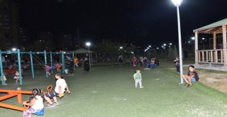 Melikgazililer Sıcak Yaz Akşamlarında Parkları Tercih Ediyor