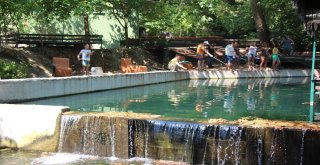 Ulupınar Sıcaktan Bunalanların Akınına Uğruyor