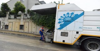 Nilüferde Çöp Konteynırları Temizleniyor