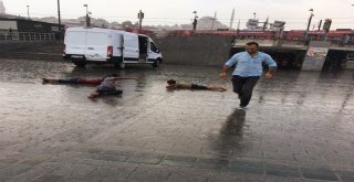 İstanbulda Çocukların Yağmur Sevinci