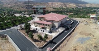 Yeşilyurtta 24 Saat Boyunca Kitap Okuma Ve Ders Çalışma İmkanı