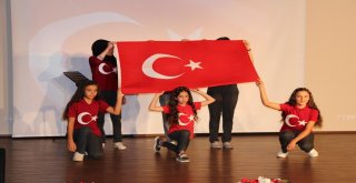 Öğrencilerden 15 Temmuz Şehitlerini Anma Programı