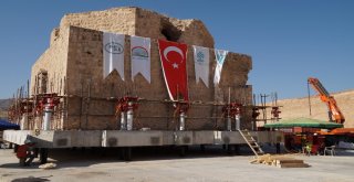 Tarihi Artuklu Hamamı Yerine İndiriliyor