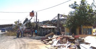 Hırsızlardan Sakladığı Tüpleri Bomba Gibi Patladı