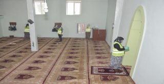 Seyitgazide Camiler Periyodik Olarak Temizleniyor