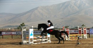 Van Tarihinde Bir İlk