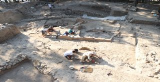 Yumuktepeden Tarih Fışkırıyor