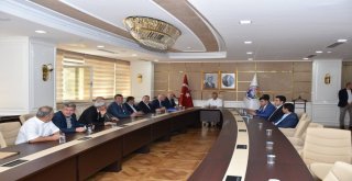 ‘Silindirle Sıkıştırılmış Beton Yol İle Yolların Ömrü Uzuyor