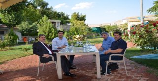 Eser Gazeteciler İle Bir Araya Geldi