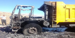 Seyir Halindeki Kamyon Alev Alev Yandı