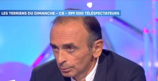 Irkçı Yazar Afrika Asıllı Fransız Spiker İle Yayında Dalga Geçti