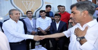 Ak Parti Diyarbakır İl Başkanlığı Vatandaşlarla Bayramlaştı
