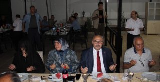 Şehiy Ailesi Oğullarının Mesai Arkadaşlarını Yemekte Ağırladı