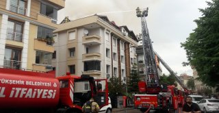 Kedisini Yangından Çuvala Sararak Kurtardı