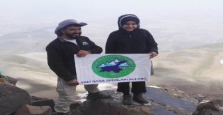 13 Yaşındaki Dağcı Süphan Dağına Tırmandı