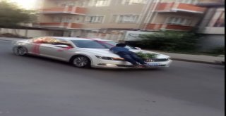 Bahşiş İçin Gelin Arabasına Asıldı