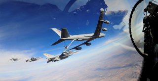 F-16Lara Havada Yakıt İkmali