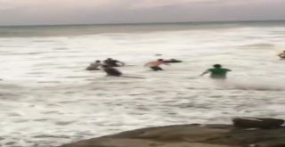 İddia Üzerine Girdiği Denizden Boğulmaktan Son Anda Kurtarıldı